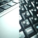 ThinkPadとMacBook Airのキーボード比較イメージ